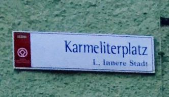 Strassenschild Karmeliterplatz